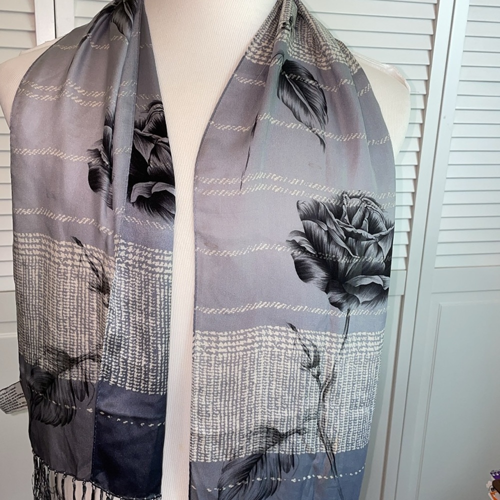 Anne Klein 2 100% silk floral scarf - Picture 3 of 6